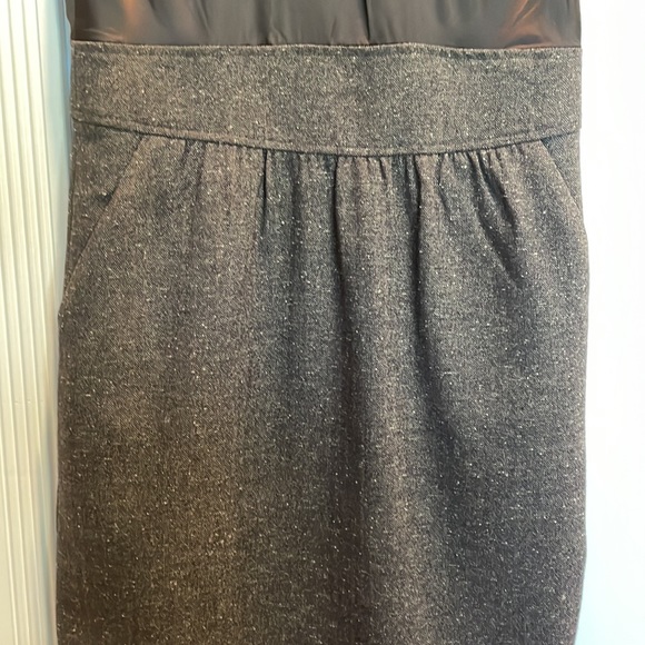 Vintage style dress, satin top and knit bottom, great condition, size 4 - Picture 4 of 7